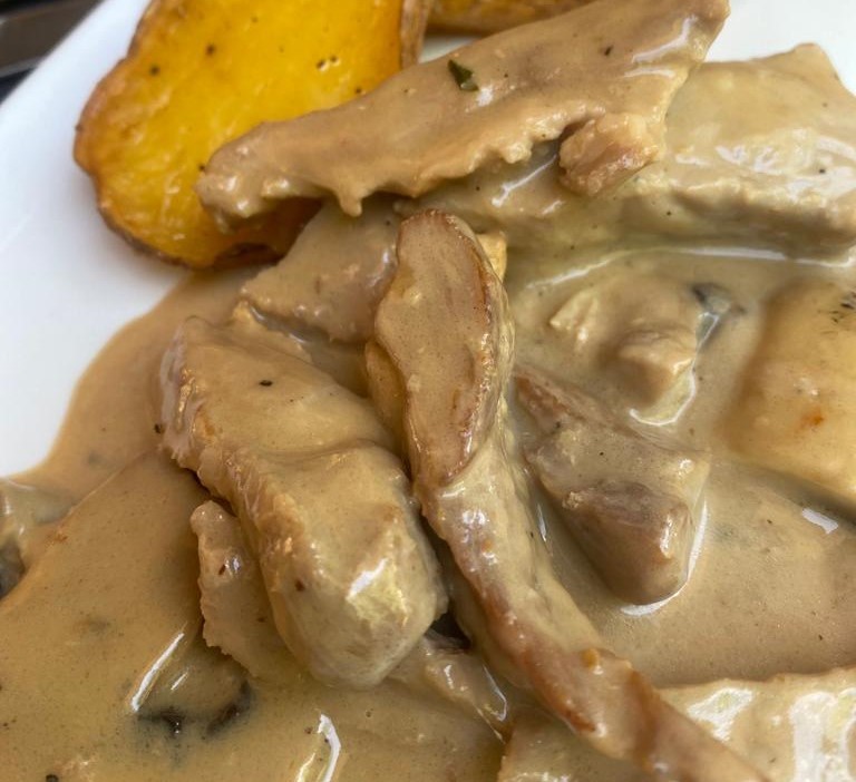 Solomillo De Cerdo A La Pimienta con patatas