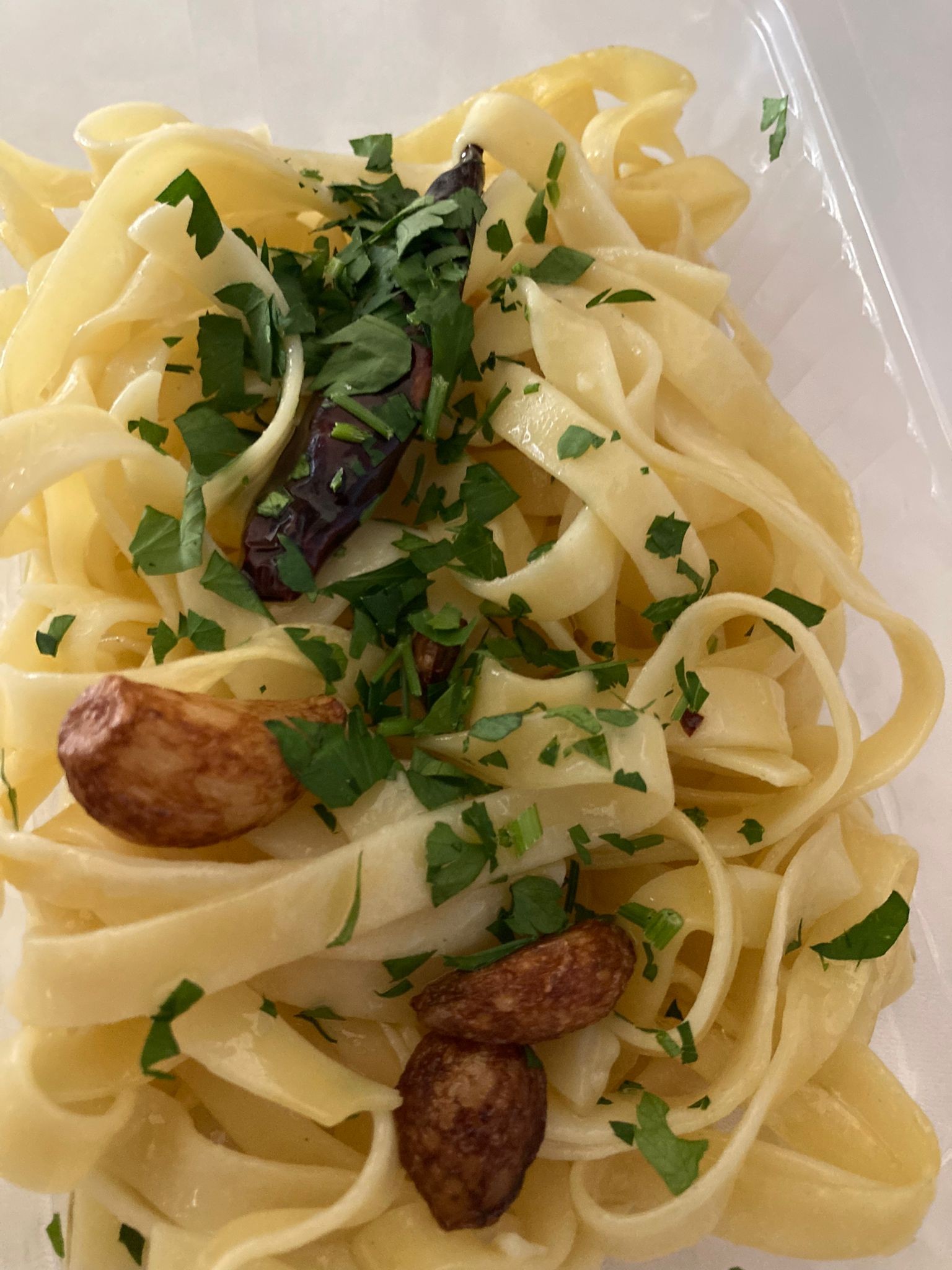 Tagliatelli al Ajo Goglio