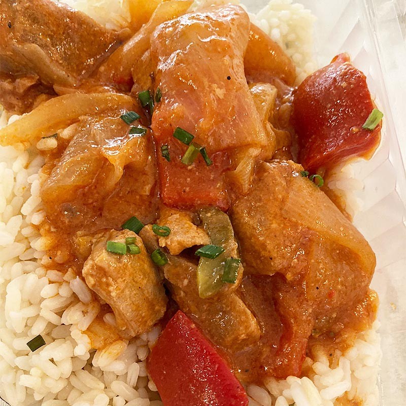Atún Con Pisto y arroz salteado