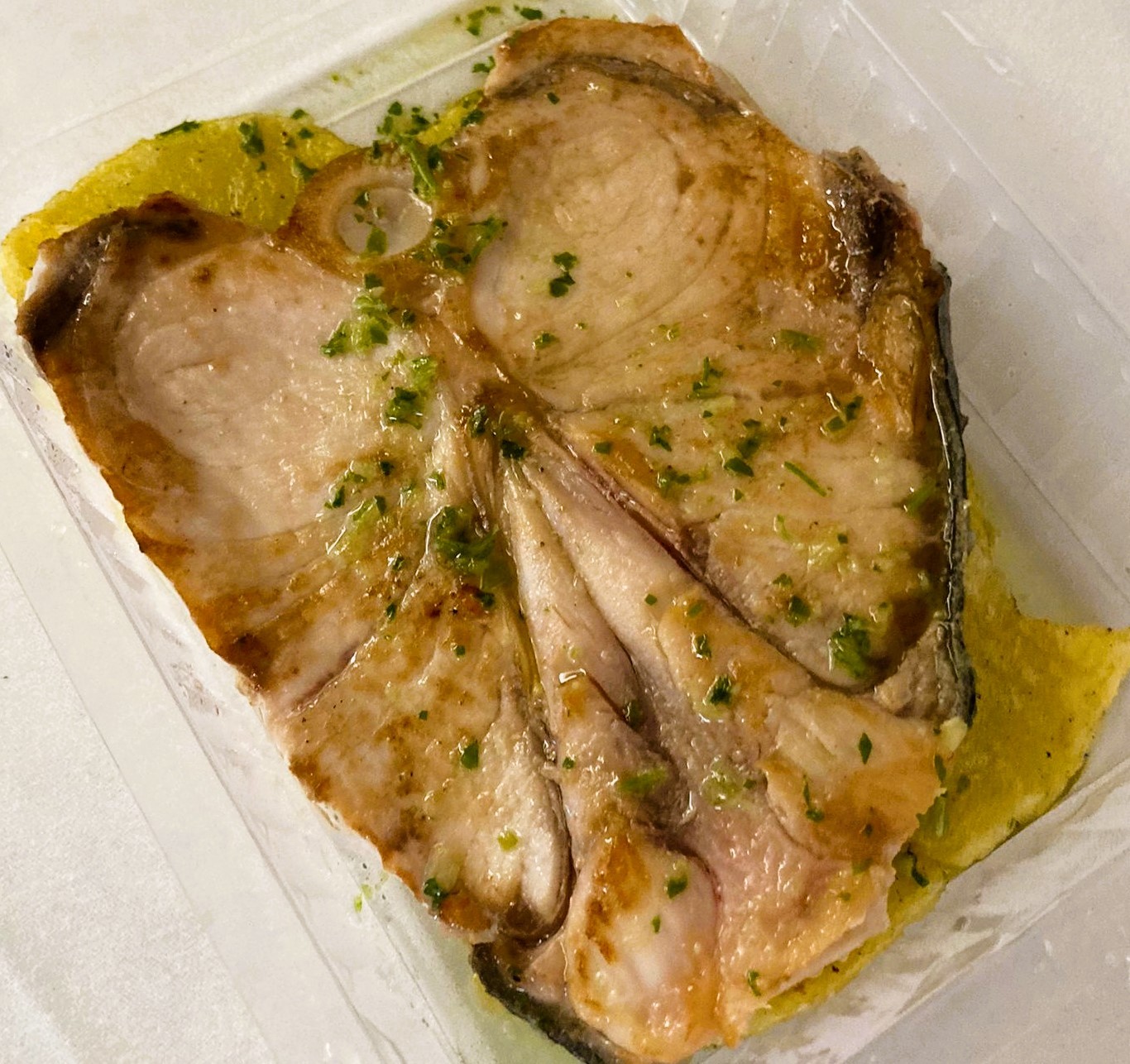 Emperador en Salsa Verde con Patata
