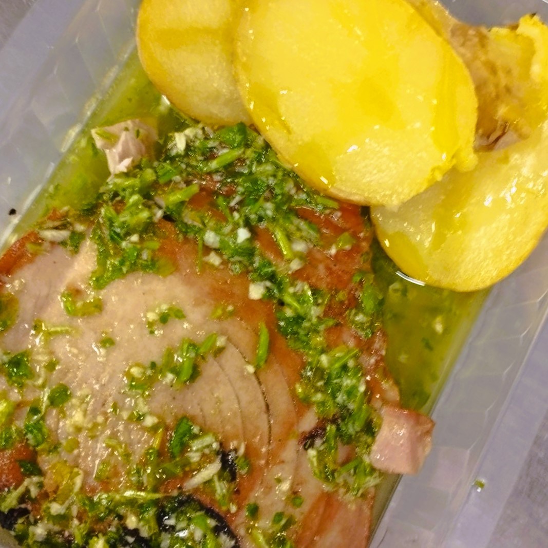 Caella en Salsa Verde con Patatas