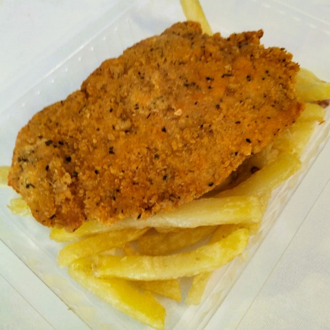 Pechuga de Pollo Empanada con Patatas c