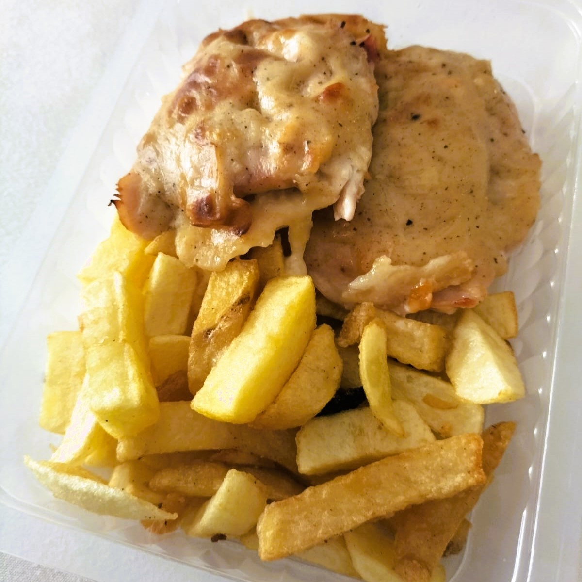 Pechuga Rellenas con Jamón y Queso con Patatas