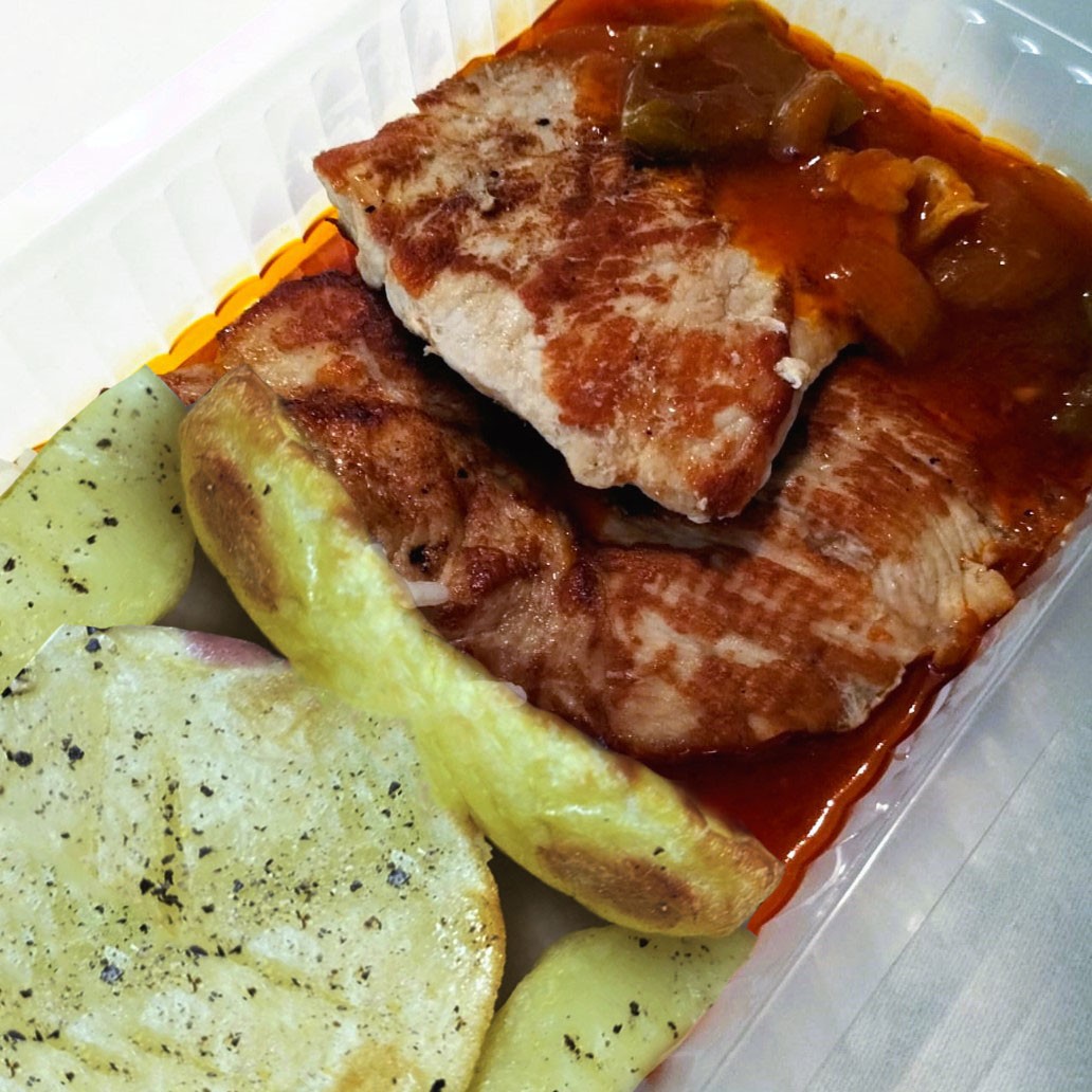 Chuleta de Lomo a la Riojana con Patatas a lo Pobre