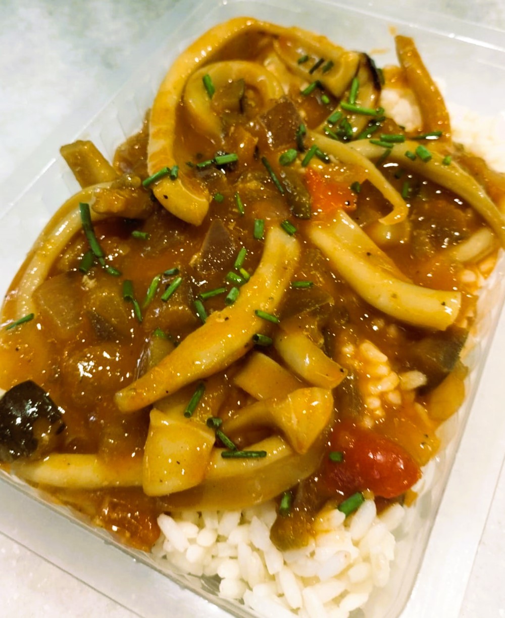 Calamares con Pisto y Arroz Salteado