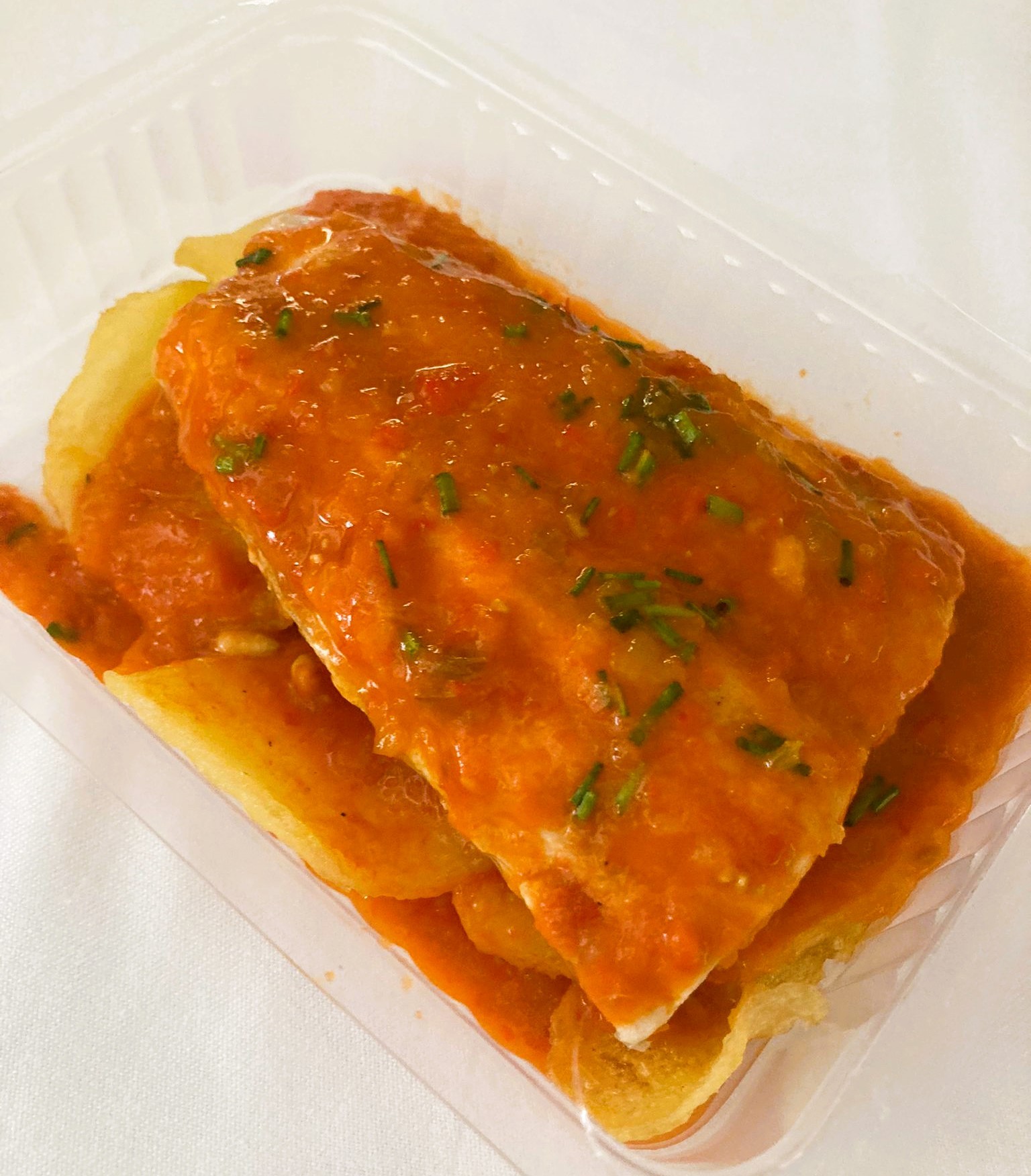 Atún a la Vizcaína con Patatas Fritas