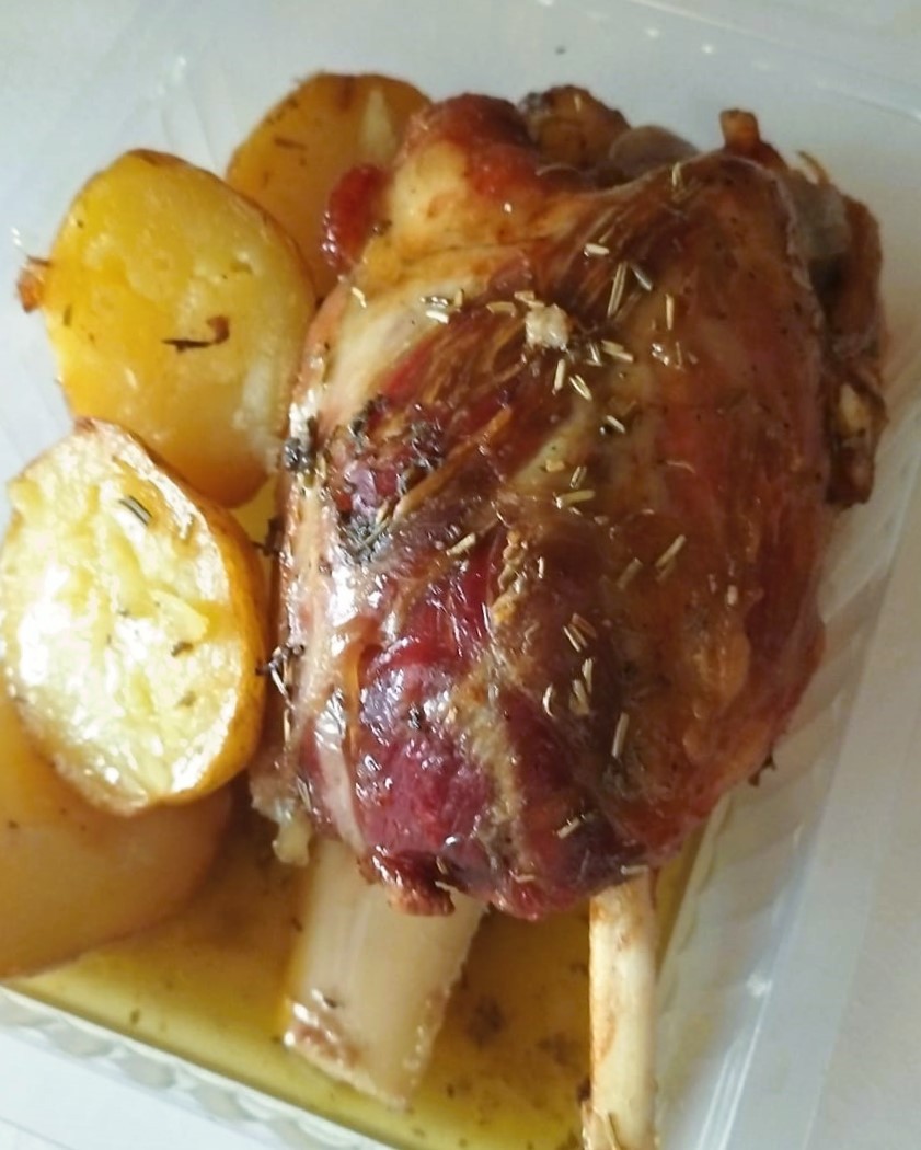 Asado de Codillo a la BBQ con Patatas