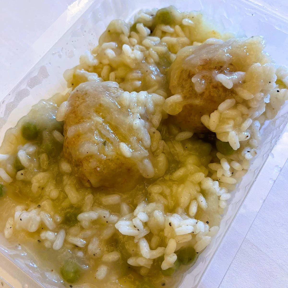 Albóndigas de Pescado con Arroz Salteado