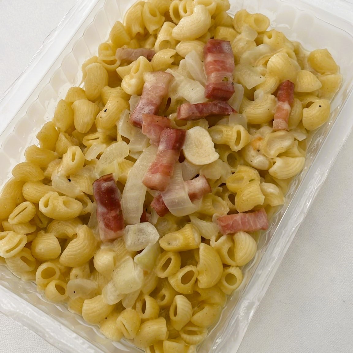 Coditos con Salsa Rossini