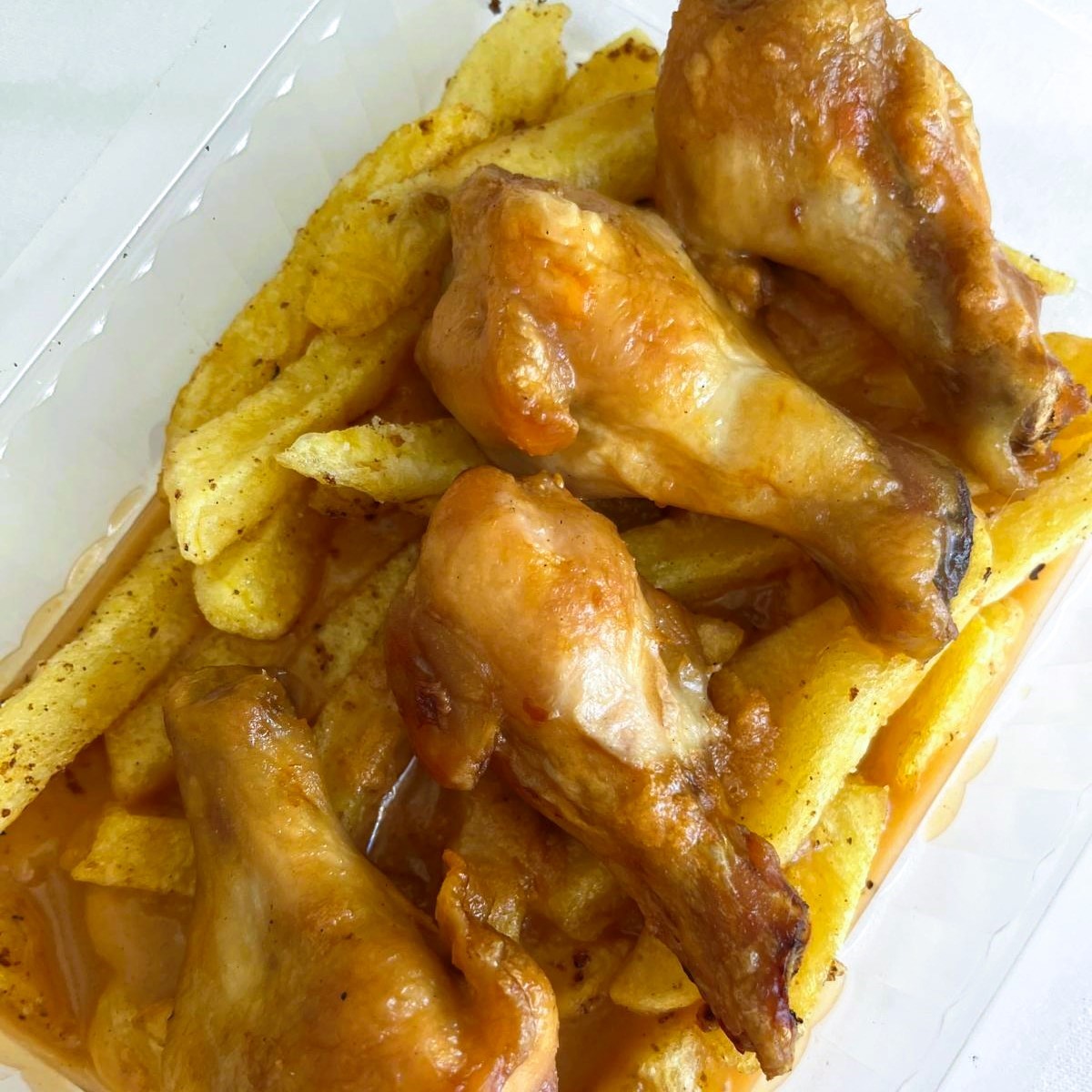 Alitas de Pollo con Patatas