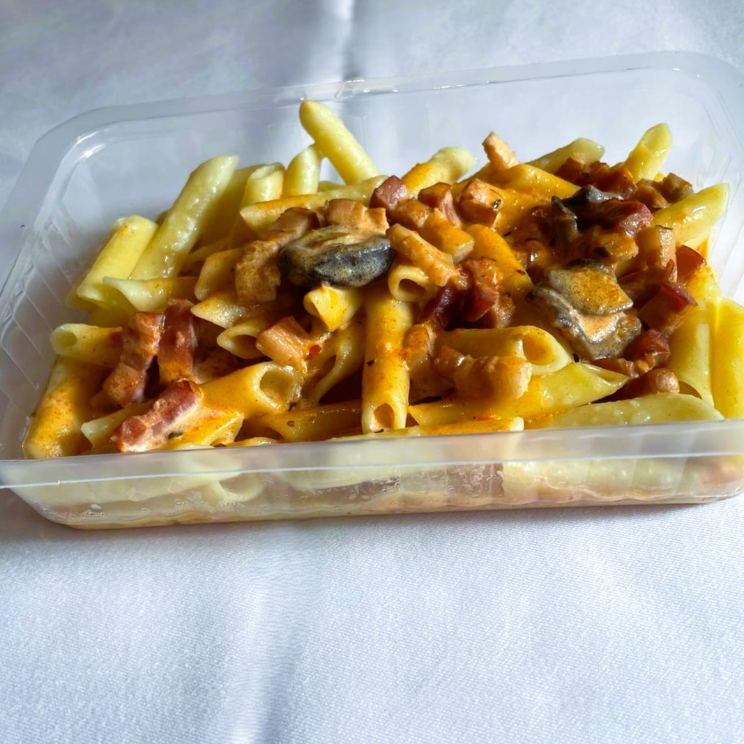 Macarrones con Salsa Rossini