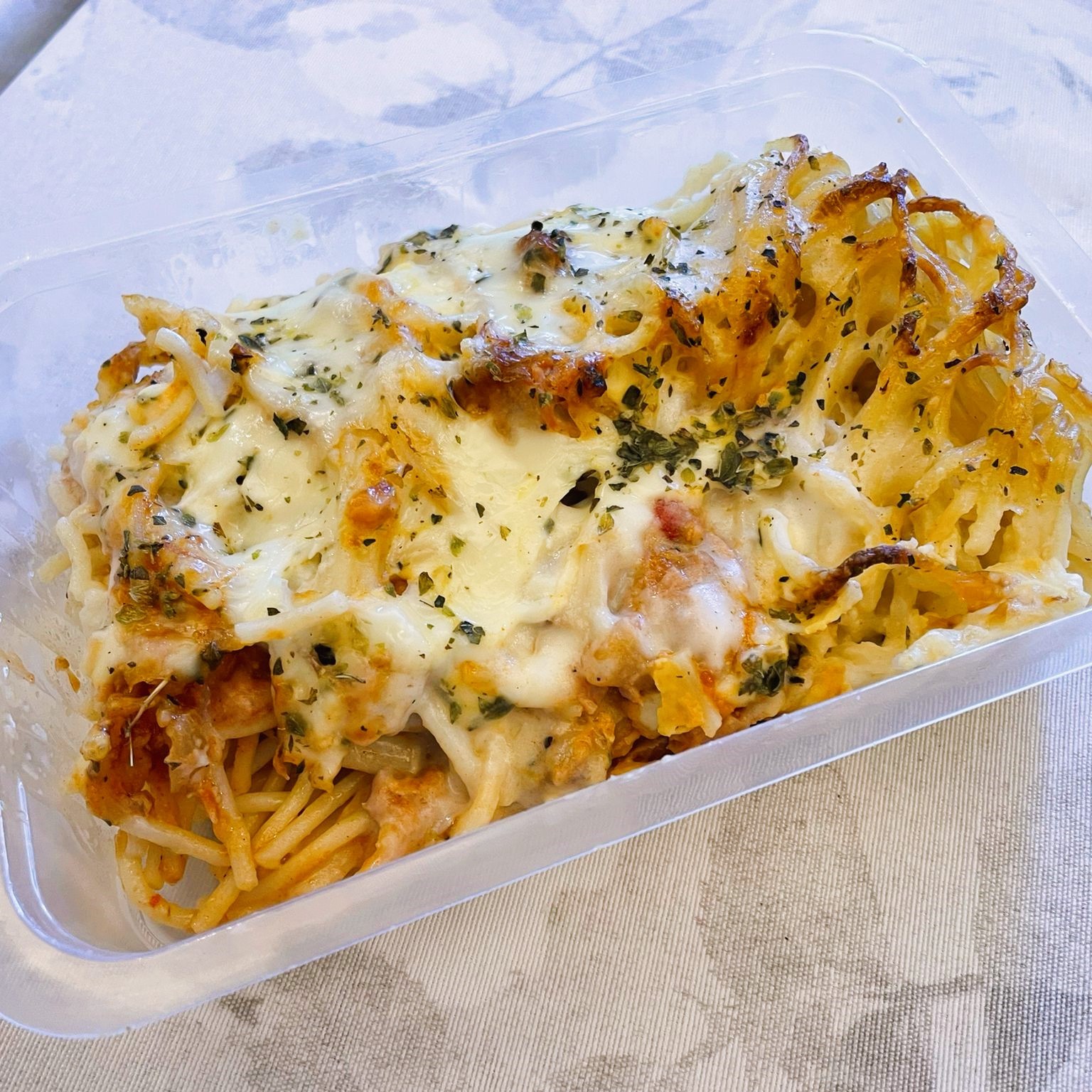 Tallarines con Atún, tomate y Huevo Gratinados
