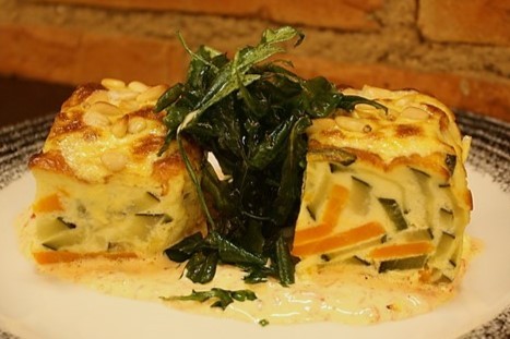 Pastel de Verduras con arroz salteado y ajos tiernos