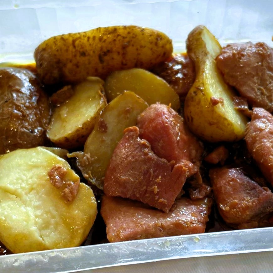 Secreto al Tomillo con Patatas Asadas