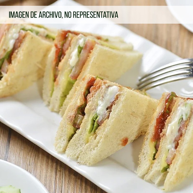 Sandwich Club con Patatas