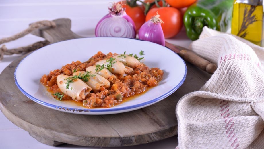 Chipirones con Tomate, Pimientos y Patata
