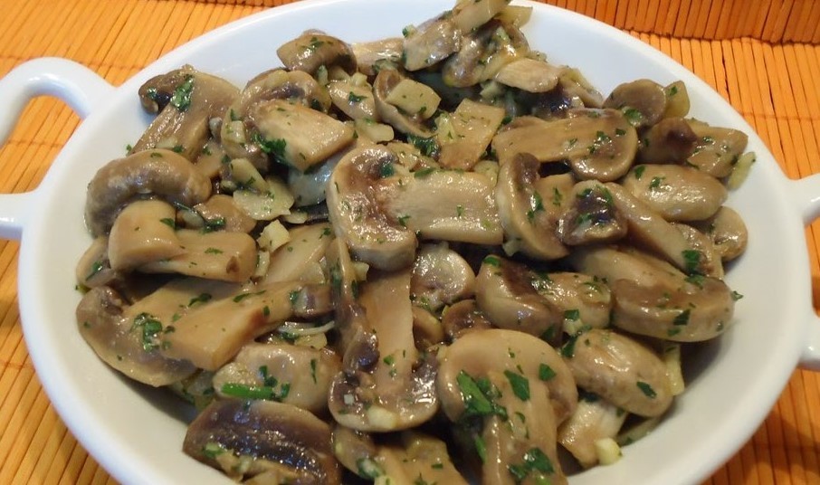 Champiñones Al Ajillo