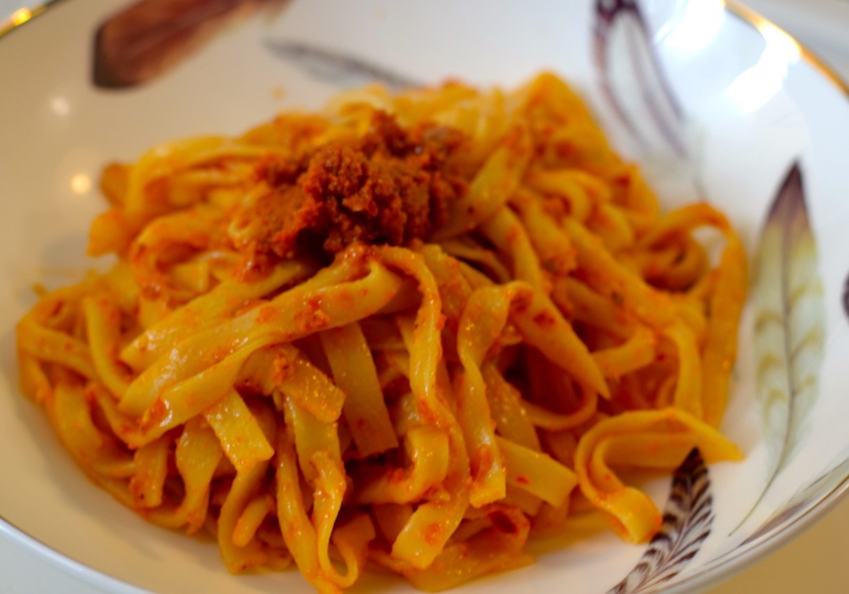 Tagletini Al Pesto Rojo