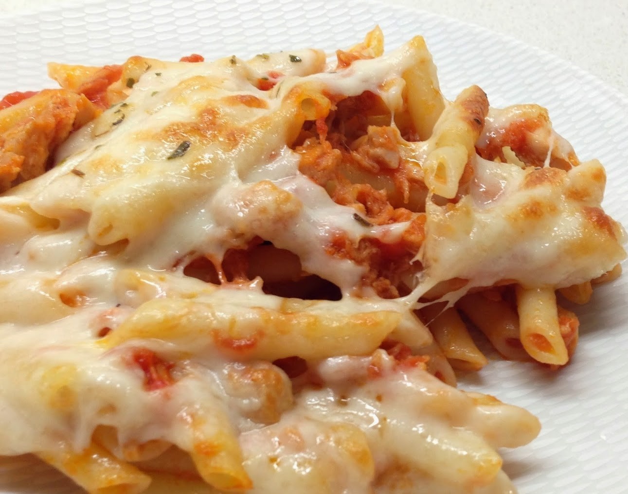Macarrones Gratinados con Salsa de Tomate y Atún