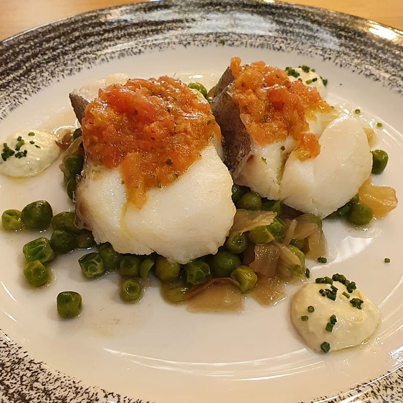 Bacalao a la plancha con arroz salteado