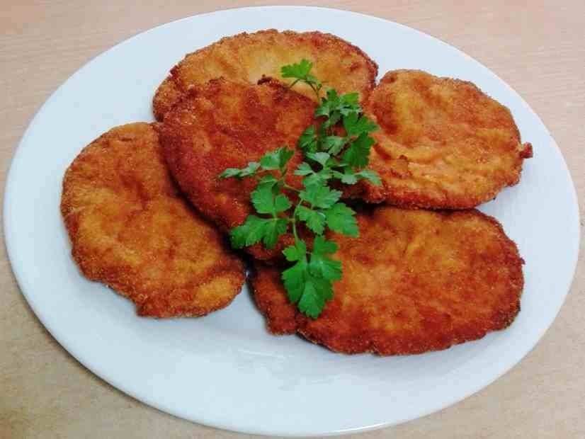 Lomo Empanado con patatas asadas